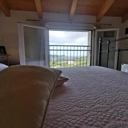 Le Fiabe Bed & Breakfast *